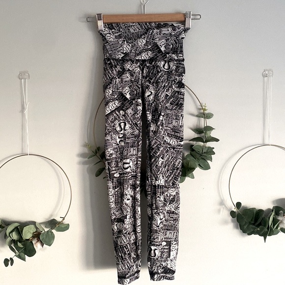 Lululemon Wunder Train High-Rise Tight 25"
Tear It Up Alpine White Black size 0 - Picture 4 of 13